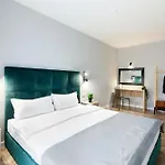 Austrian 4*
